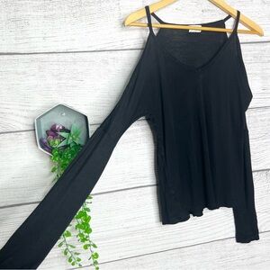 Glitz Black Long Sleeve Cold Shoulder Cut Out Stretch Top Size Medium